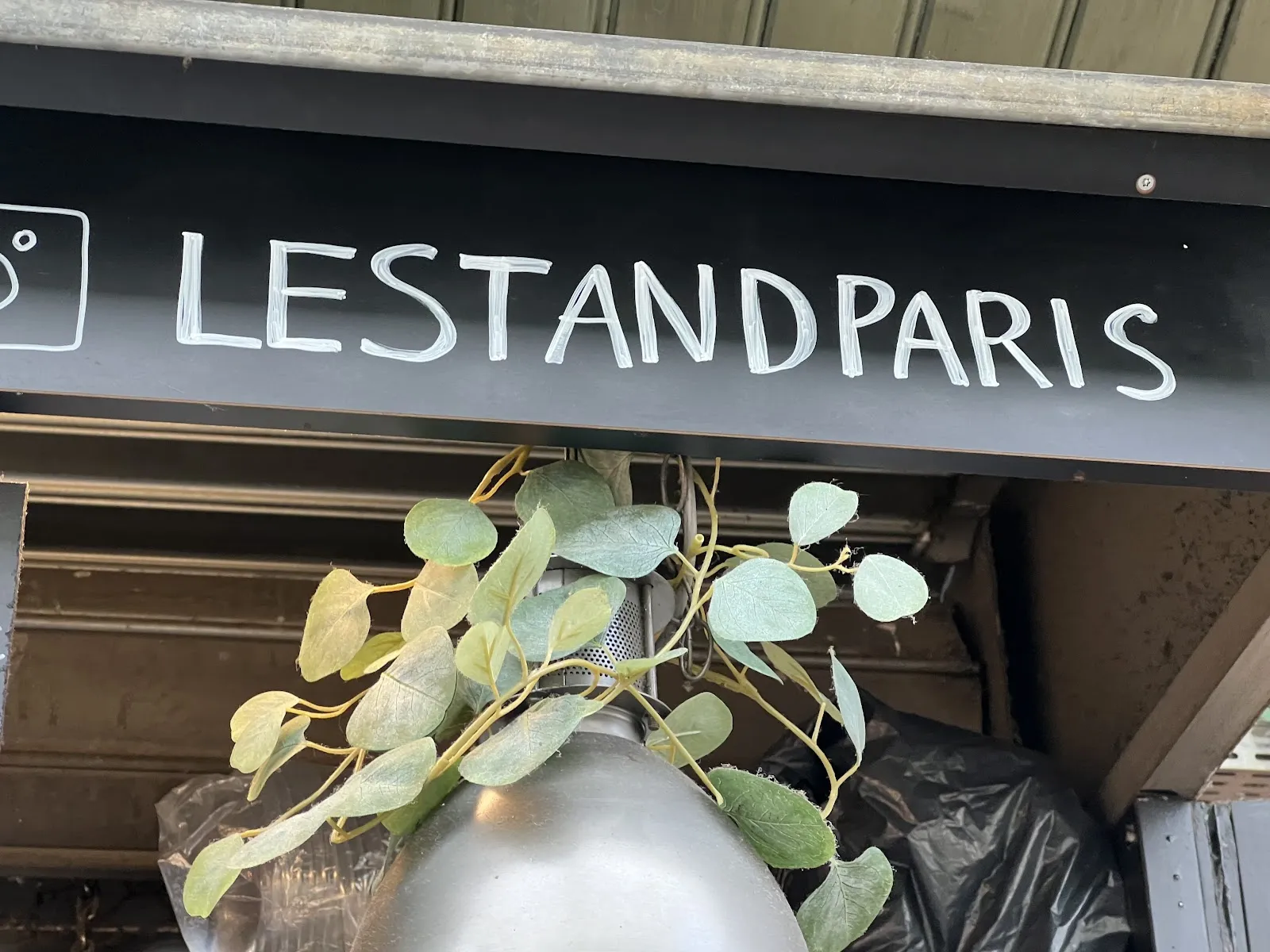 LES ENFANTS DU MARCHÉ Paris — 3rd arrondissement / Marché des Enfants Rouges dining room