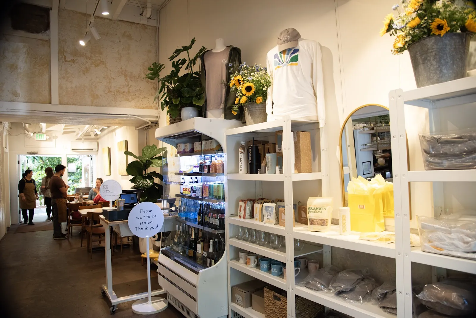 Sunflower Caffe dining room