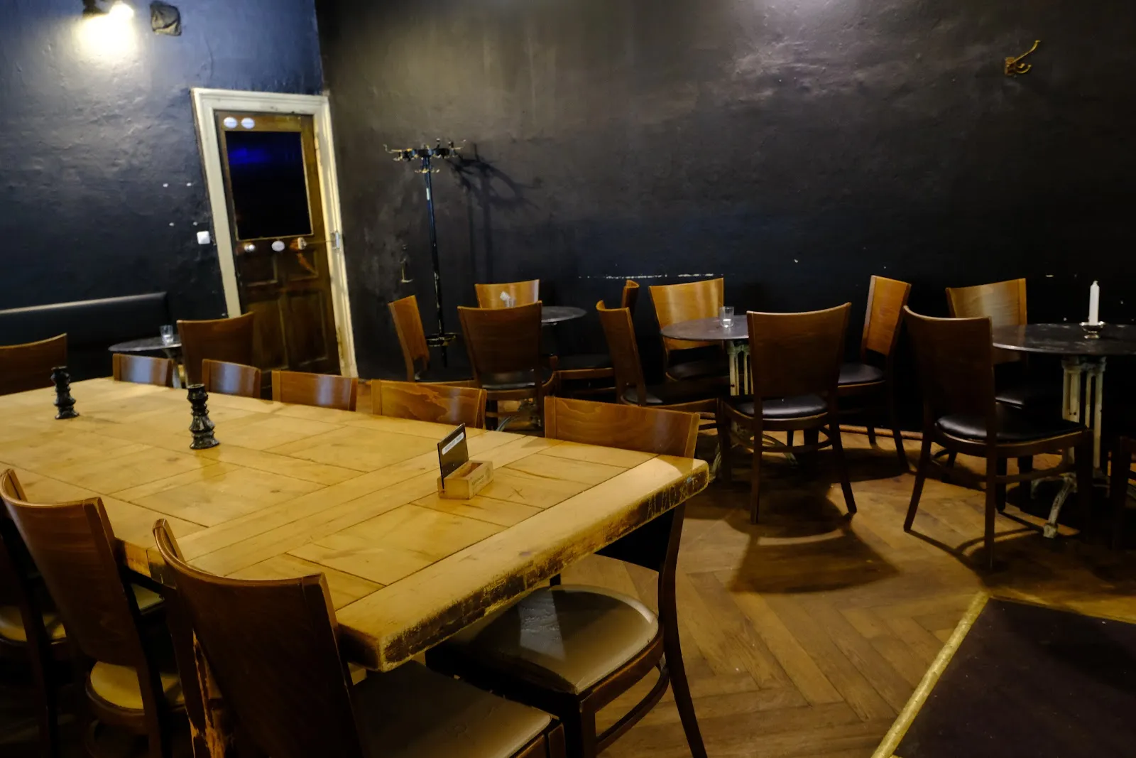 Schwarzes Café