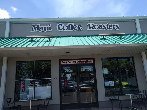 Tin Roof Kahului Maui Sheldon Simeon casual restaurant poke bowl local Hawaii