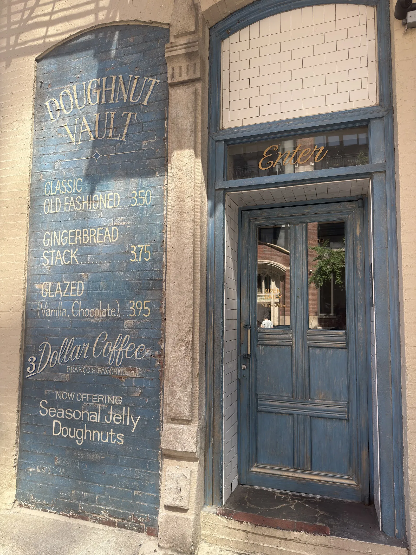 Doughnut Vault #116 in Chicago River North, Chicago dining room