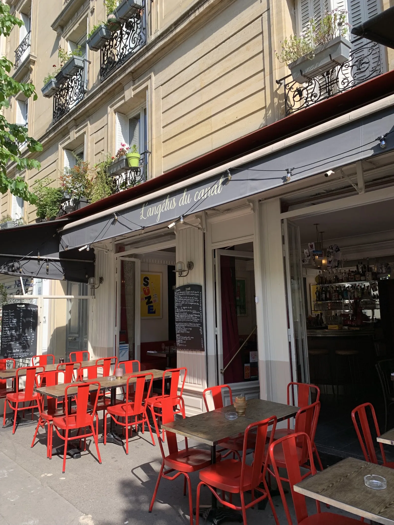 PHILOU Paris — 10th arrondissement / Canal Saint-Martin dining room