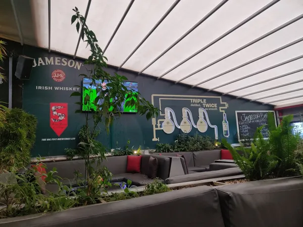 Brew Bistro Rooftop restaurant