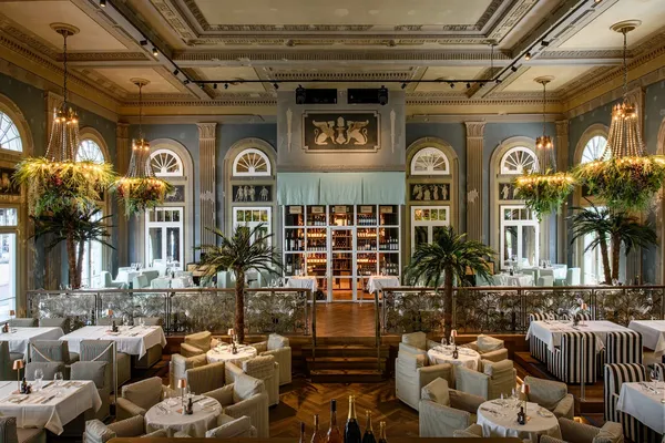 Razzia Zurich — converted 1920s cinema restaurant with Belle Epoque decor