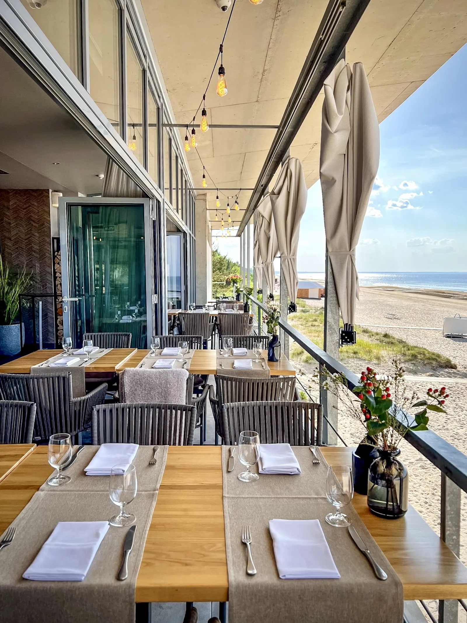 36.Line Grill Restaurant dining room
