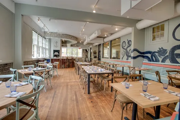 Saltine Restaurant Jackson Modern Oyster Bar / Gulf Seafood restaurant
