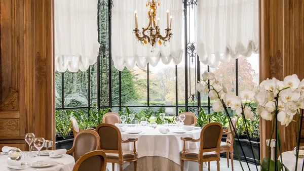 Le Parc at Les Crayères Reims Classic French restaurant