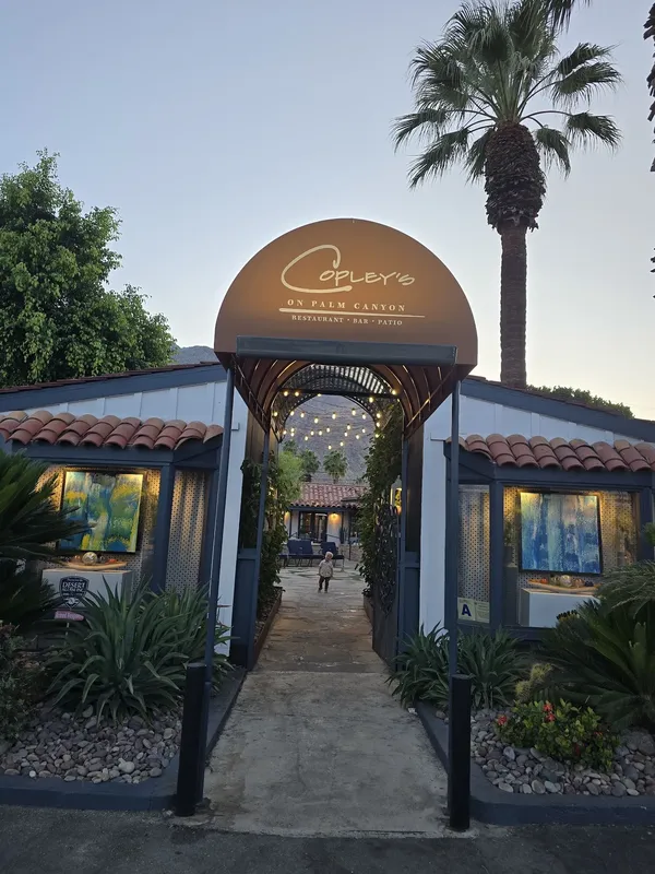 Copley's on Palm Canyon restaurant patio