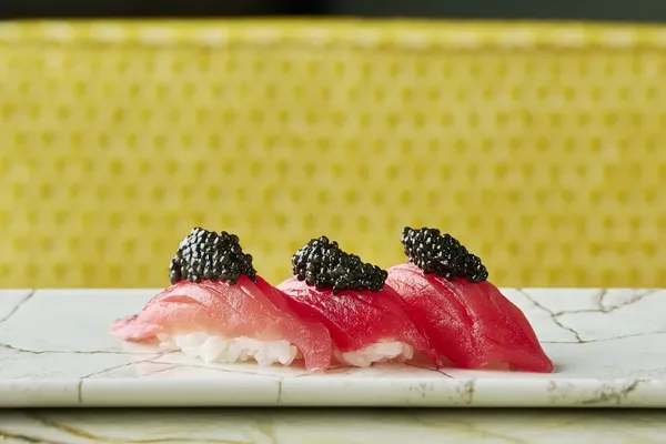 KOMO Four Seasons Maui sushi bar Japanese chef Kiyo Ikeda omakase Wailea