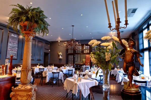 Buck's Restaurant Bar Louisville Old Louisville Victorian mansion eclectic dining