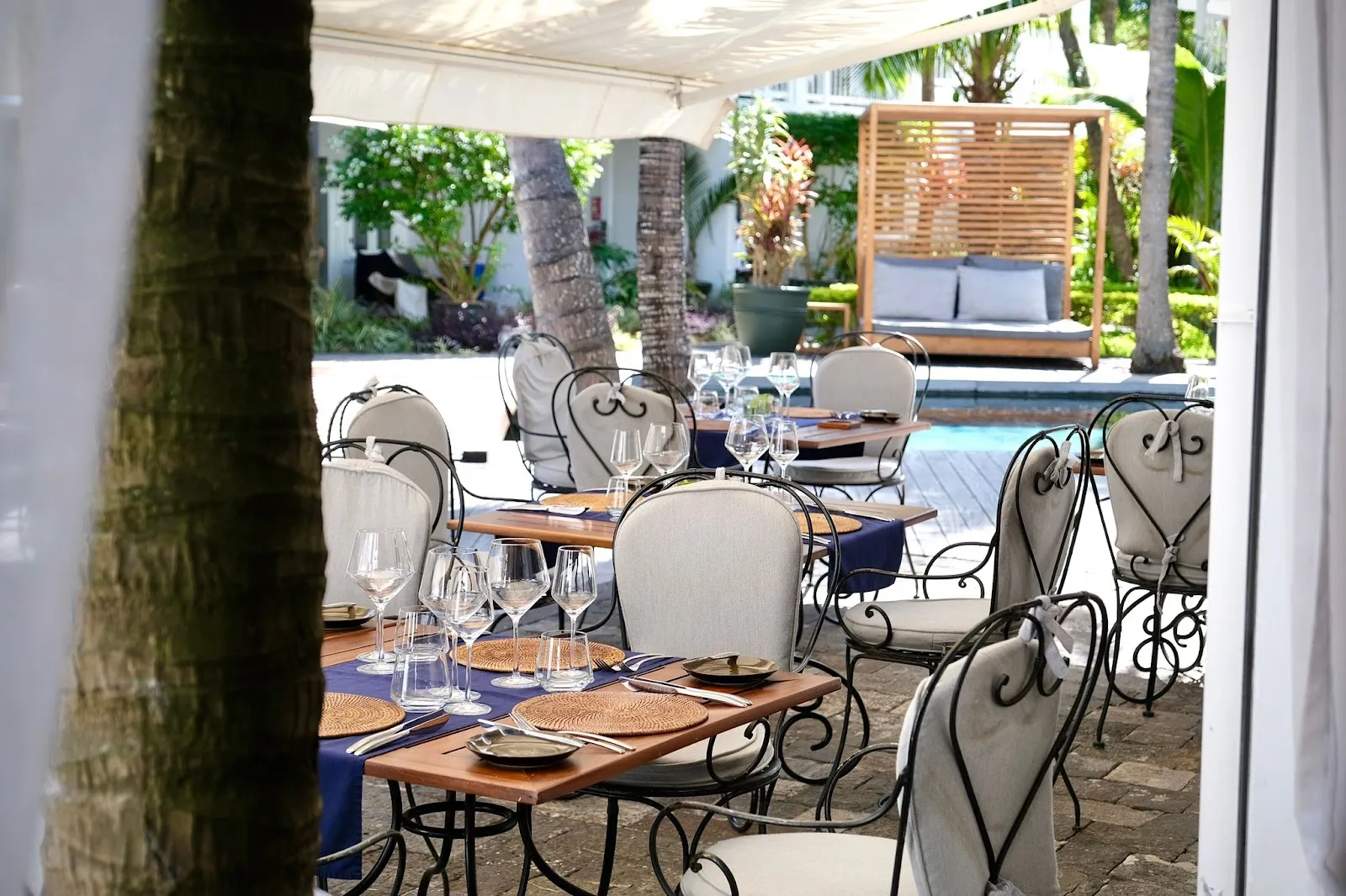 Seafront dining terrace at L’Explorateur, La Maison 20 Degres Sud, Pointe aux Canonniers
