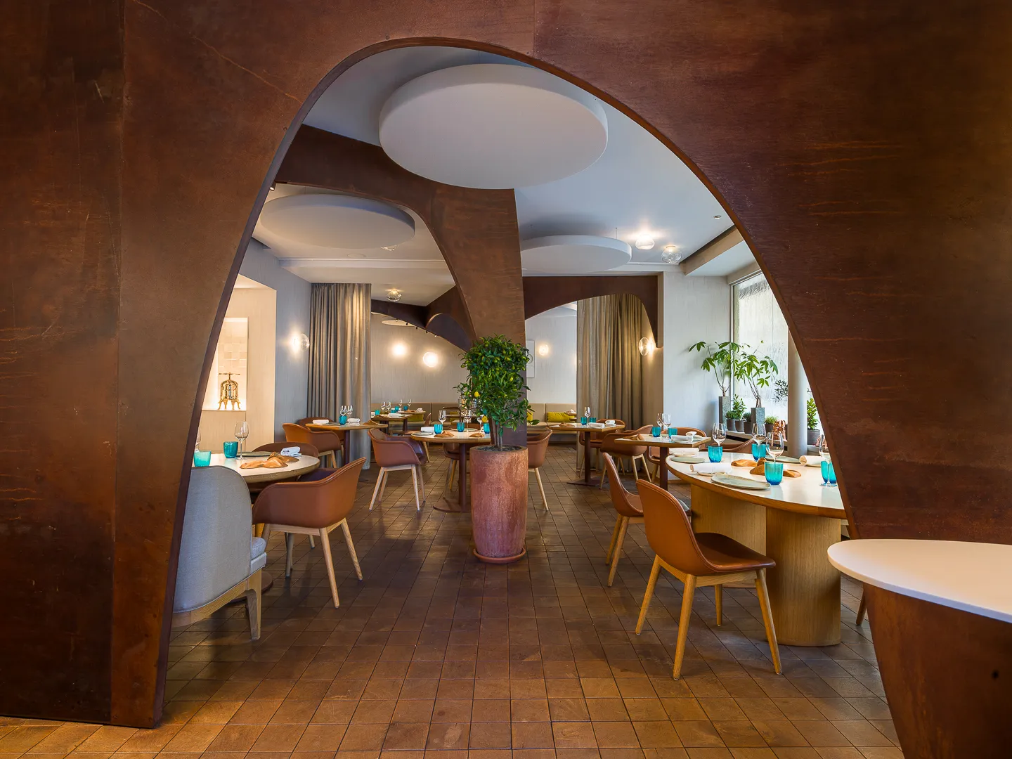 LES TABLETTES DE NOMICOS Paris — 16th arrondissement / Trocadéro dining room