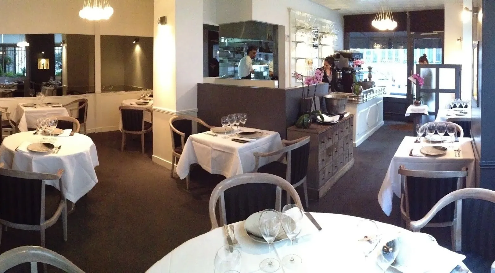 COBÉA Paris — 14th arrondissement / Montparnasse dining room