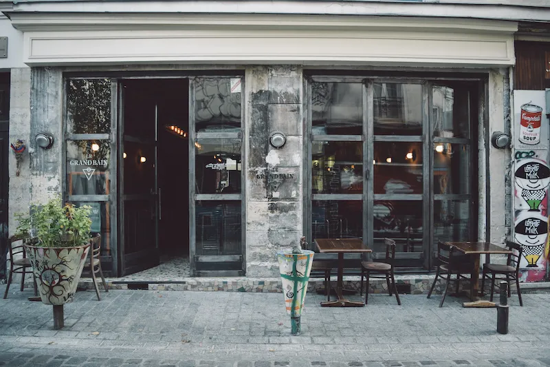 LE GRAND BAIN Paris — 20th arrondissement / Belleville dining room